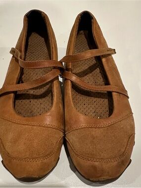 Skechers Women’s Double-Strap Mary Jane Flats in Tan Brown